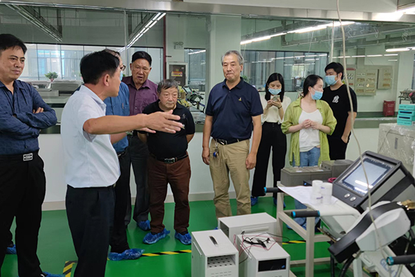 籌備組參觀創想儀器 /cxyq/20220927081840-Fis21lXxiHVU5WuxdzLasjehyHxB.jpg