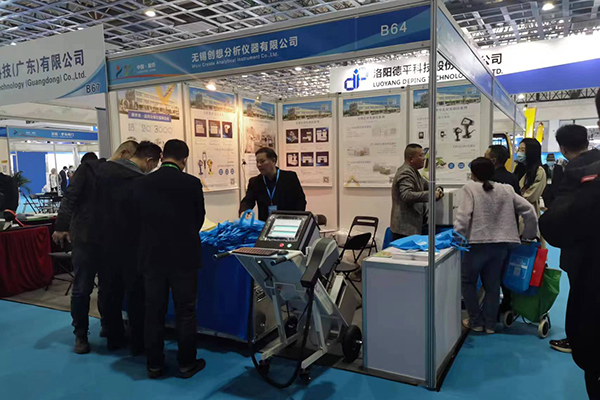 創想儀器展臺前的咨詢 /cxyq/20230330115721-FurznAeqZwfrtuhILZ0ODqJaSzgV.jpg