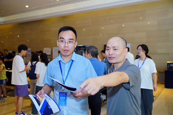 為嘉賓介紹我司產品 /cxyq/20240812084303-FnsFsEgRgzXQNt3NrXvm218DW3sB.jpg